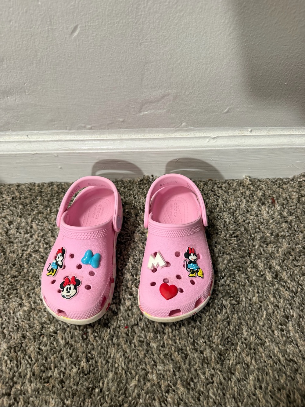 CROCS Kids Pink Minnie Mouse Jibbitz Clogs